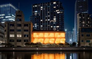 Inflatable Art Wows Visitors to Suzhou Creek