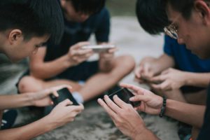 City of Zhengzhou Limits Mobile Phone Use in Schools